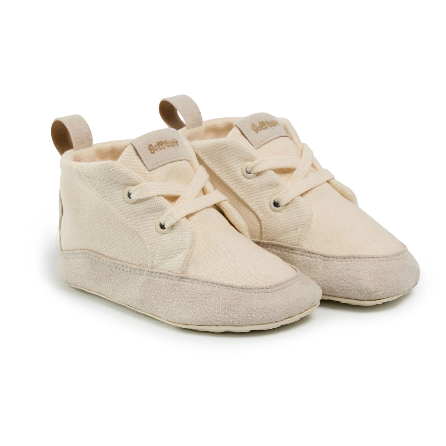 Boticas beige Gullibare para bebé con cordones, calzado respetuoso de algodón suave y suela flexible.