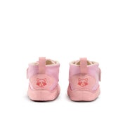 Calzado respetuoso para bebé rosa Gullibare con ajuste seguro en el talón