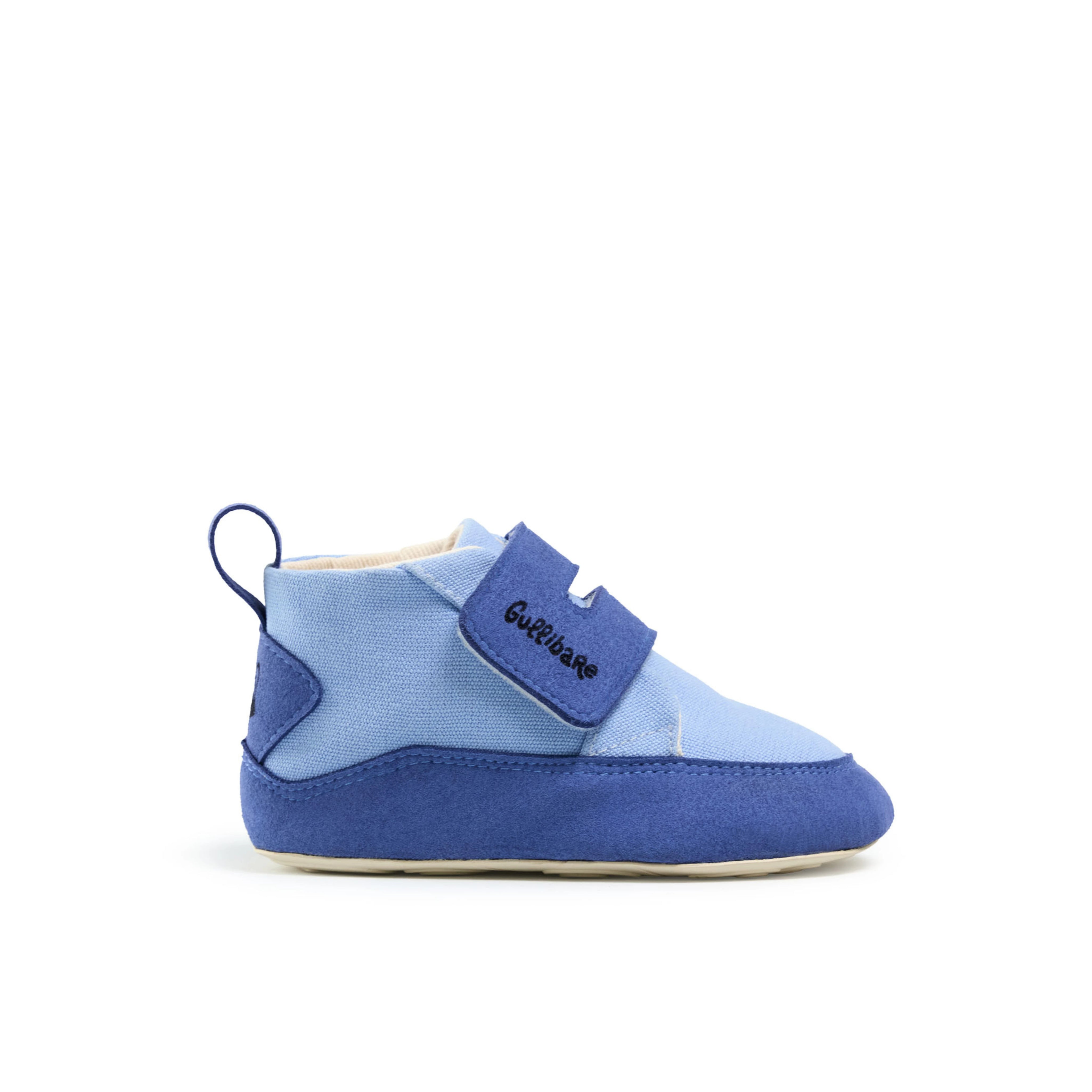 Calzado respetuoso para bebé azul Gullibare vista lateral