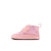 Calzado respetuoso para bebé rosa Gullibare con suela flexible