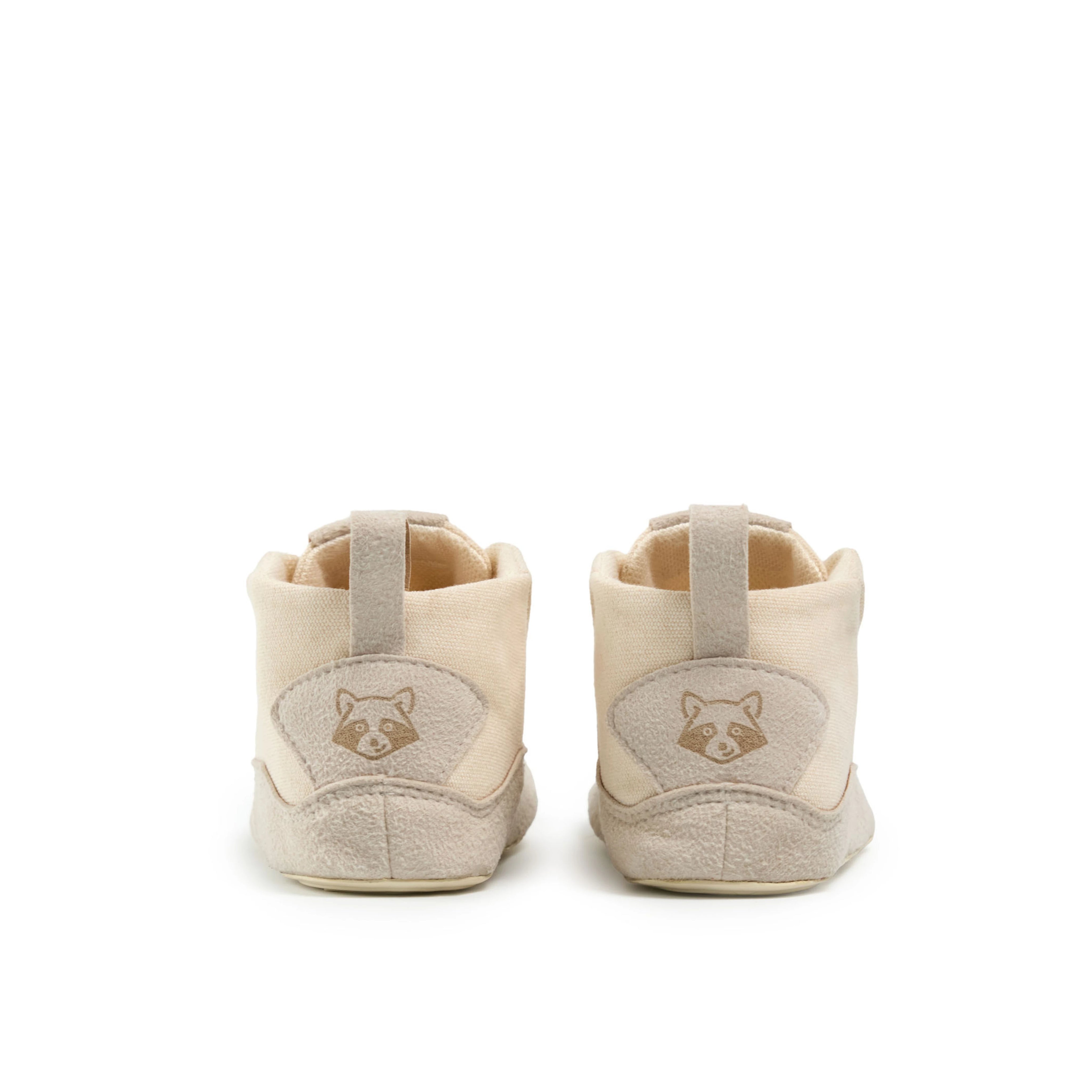 Calzado respetuoso para bebé beige Gullibare con suela fina y flexible