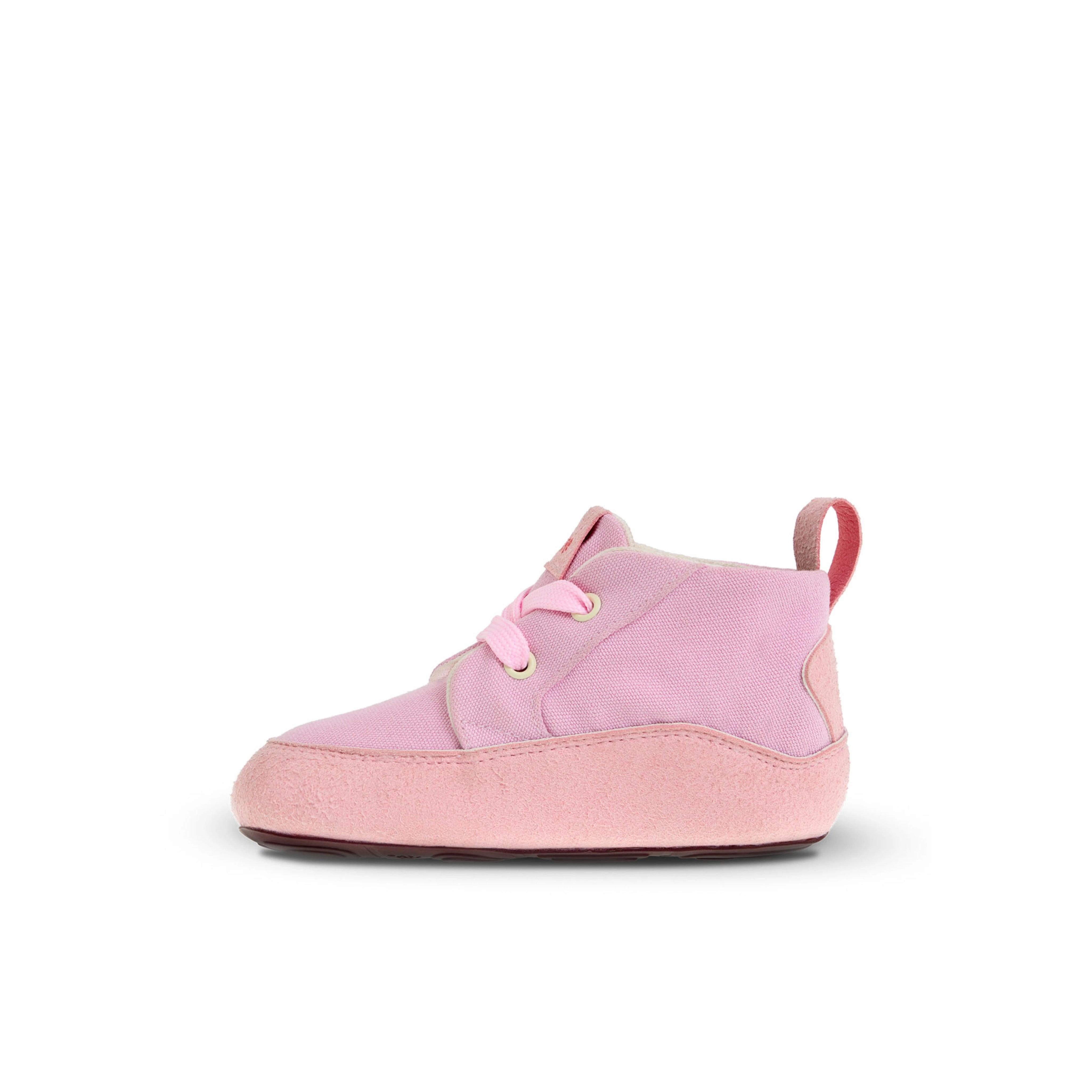 Calzado respetuoso para bebé en color rosa, botín flexible con cordones y suela blanda para los primeros pasos