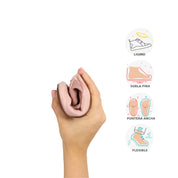 Calzado respetuoso para bebé Gullibare en color rosa, con suela flexible y fácil de doblar con una sola mano.
